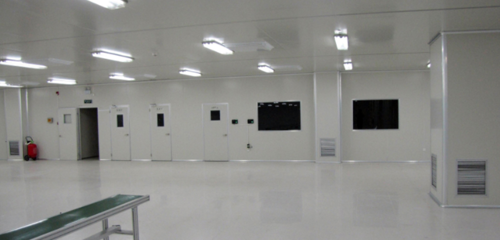南通醫(yī)藥千級(jí)無(wú)塵潔凈室裝修工程 南通醫(yī)藥千級(jí)無(wú)塵潔凈室裝修工程